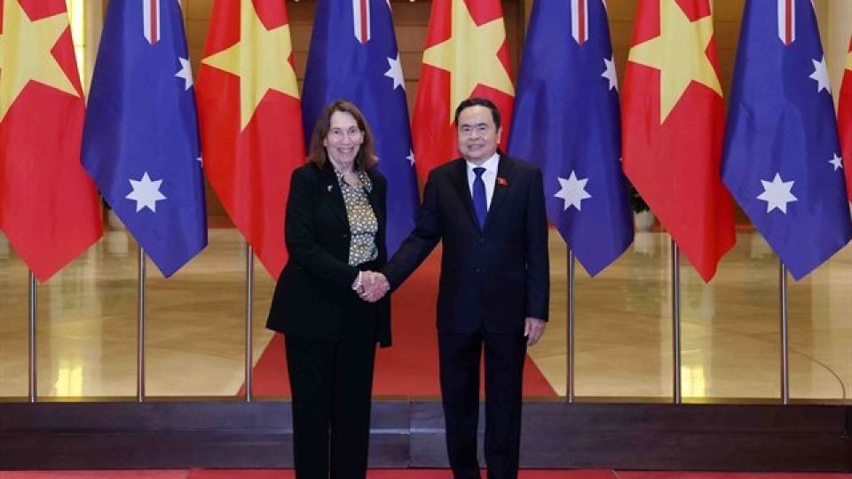 370368_4938429680276879_vna_potal_chu_tich_quoc_hoi_tran_thanh_man_don_doi_dam_voi_chu_tich_thuong_vien_australia_sue_lines_7555892.jpg
