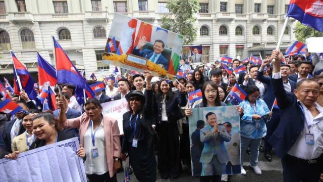 3_3_2024_members_of_the_cambodian_disaspora_living_in_australia_and_new_zealand_welcome_prime_minister_hun_manet_to_melbourne_australia_on_march_3_akp.jpg