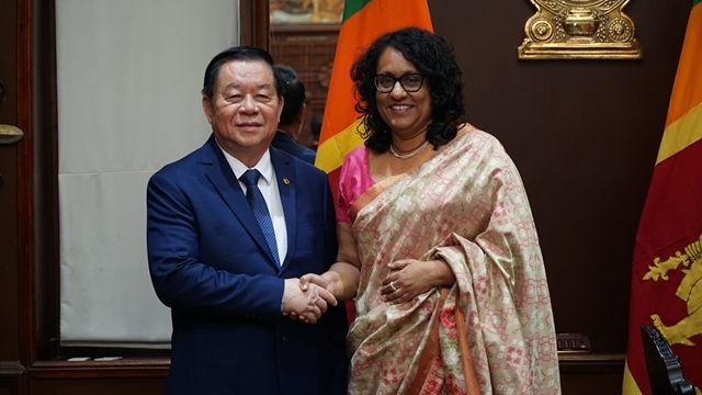428295_5182151652722930_gap-thu-tuong-174895477463553724138.jpg