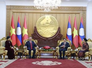 Vietnam, Laos set goals to deepen ties and boost trade to US$10 billion