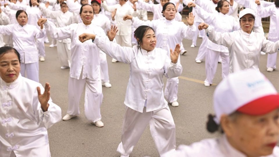 469297_vna_potal_ngay_hoi_ren_luyen_suc_khoe_nguoi_cao_tuoi_thu_do_7754823.jpg