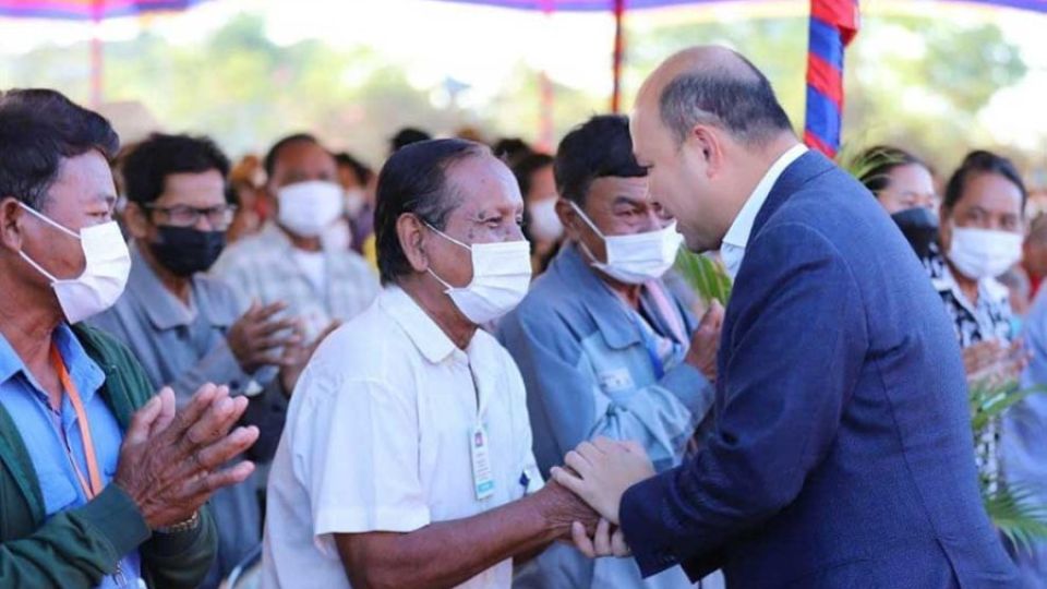 4_3_2024_civil_service_minister_hun_many_right_who_also_chairs_the_government_s_working_group_for_kampong_speu_province_meets_the_locals_k_speu_admin.jpg