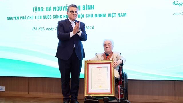 504827_vna_potal_trao_huan_chuong_nha_nuoc_palestine_tang_nguyen_pho_chu_tich_nuoc_nguyen_thi_binh_8777674.jpg
