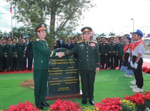 Vietnam, Laos strengthen border defence friendship