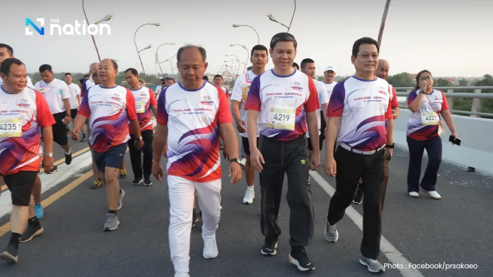 Hundreds of Thais and Cambodians join transborder run