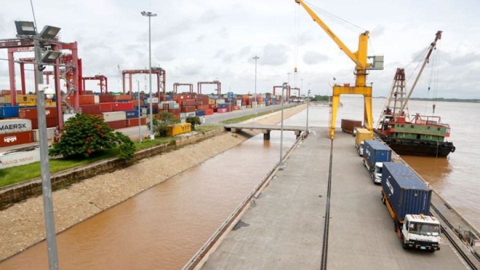 6-jump-topic-5-a-cargo-transportation-at-phnom-penh-autonomous-port-in-kandal-province-in-the-pastby-heng-chivoan-3.jpg