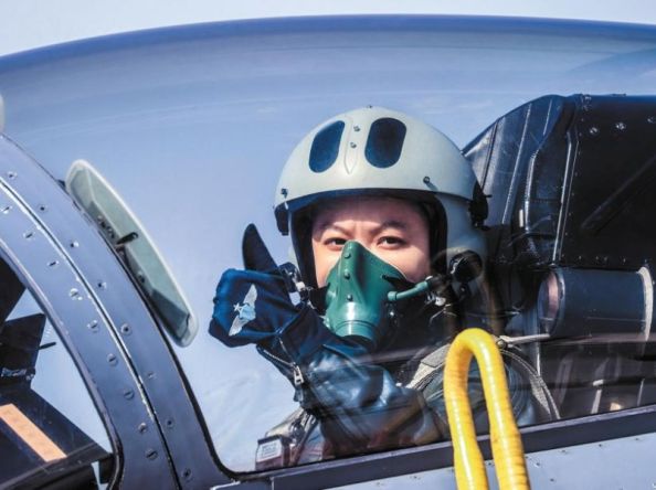 China allows five female pilots to fly heavy-duty fighter jets