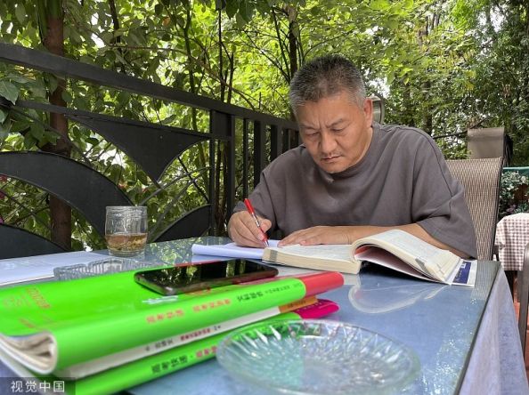 Man to sit gaokao for 27th time to realise his dream