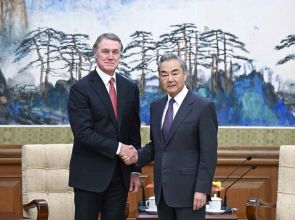 Chinese FM Wang Yi calls for healthy Sino-US ties; meets new US ambassador to China