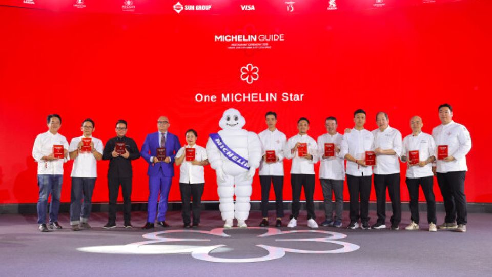771976-One-Michelin-Star-Group-j.jpeg