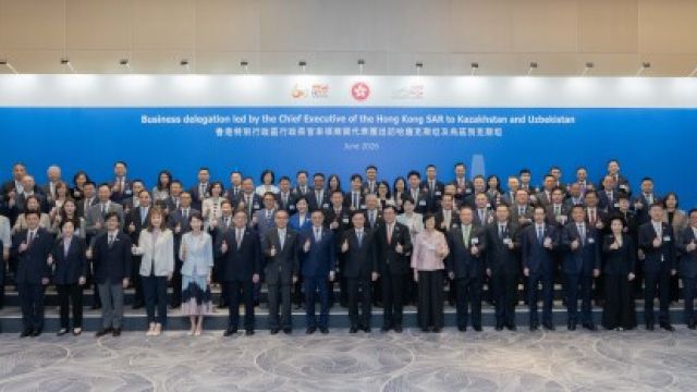 772739-Group-photo-jpg-550x.jpeg