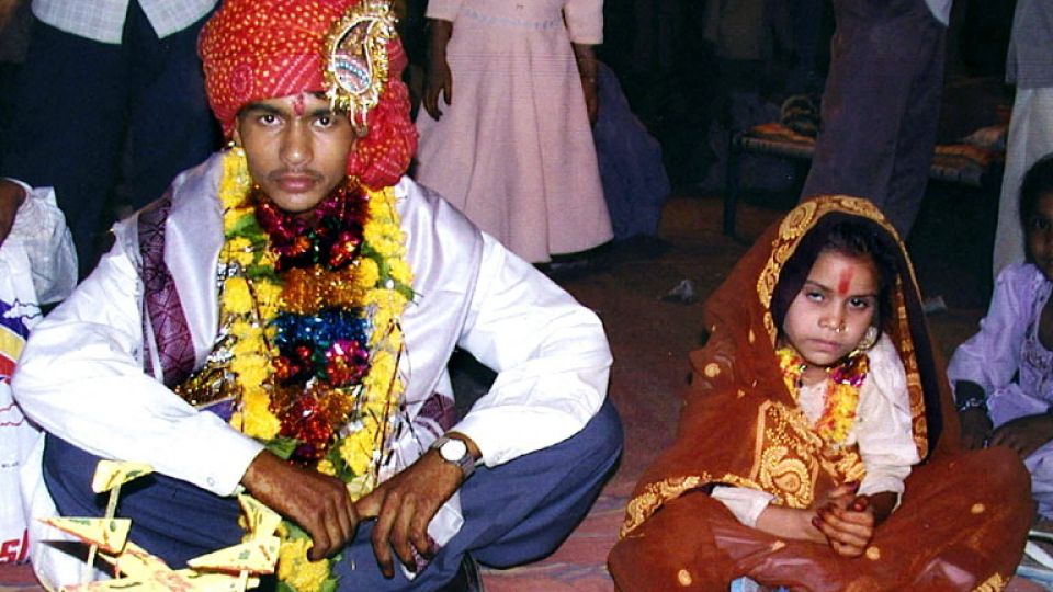 AFP__20020527__APH2002051793291__v1__MidRes__IndiaChildMarriageYoungGirl.jpg
