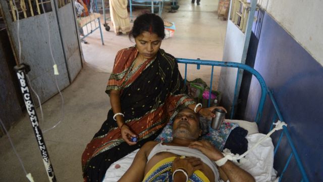AFP__20140724__Del6338095__v1__MidRes__IndiaHealthEncephalitis.jpg