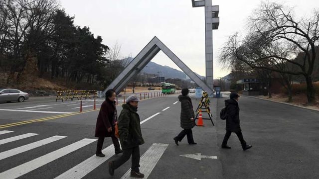 AFP__20171215__V6720__v1__MidRes__SkoreaEducationUniversitySeoul.jpg