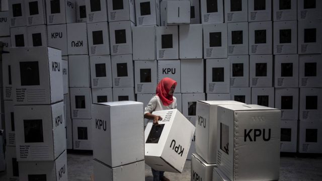 AFP__20190412__1FL0YG__v5__MidRes__TopshotIndonesiaVote.jpg