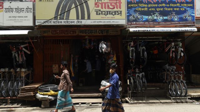AFP__20200616__1TJ5G9__v1__MidRes__BangladeshHealthVirusEconomy.jpg
