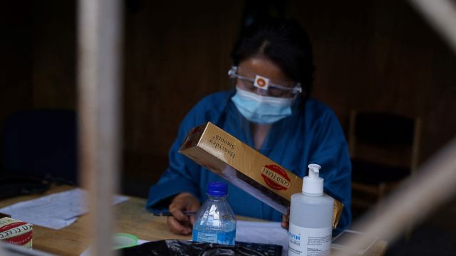 AFP__20200828__1WT6DC__v2__MidRes__BhutanHealthVirusTobacco.jpg