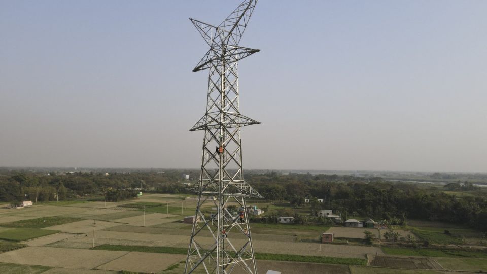 AFP__20210302__9439F3__v2__MidRes__BangladeshEnergyLabour.jpg