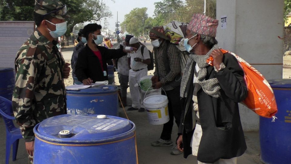 AFP__20210508__99J46V__v1__MidRes__NepalIndiaHealthVirus.jpg