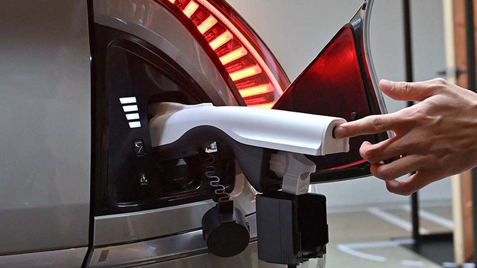 AFP__20210603__9BA6KK__v1__MidRes__SkoreaAutomobileElectricKia.jpg