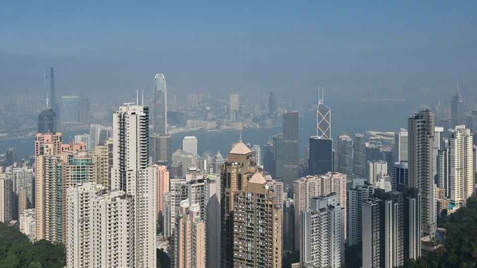 AFP__20211229__9VC2DG__v4__MidRes__TopshotHongKongChinaPollution.jpg