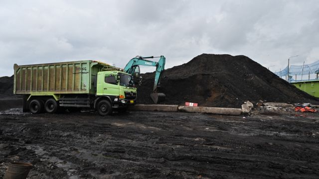 AFP__20220117__9WC3DP__v1__MidRes__IndonesiaEnergyCoal.jpg