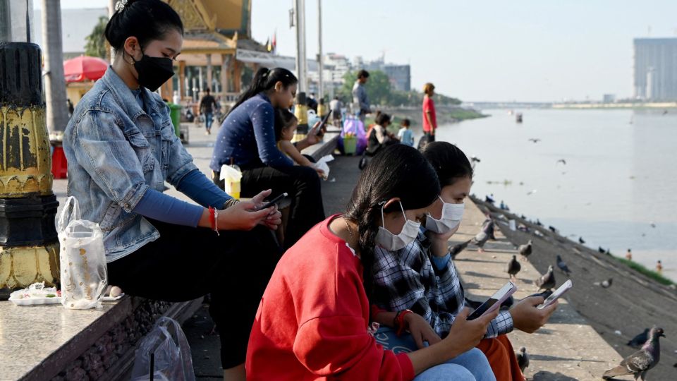 AFP__20220214__9YX4FY__v1__MidRes__CambodiaInternetRightsComputersDemocracy1.jpg