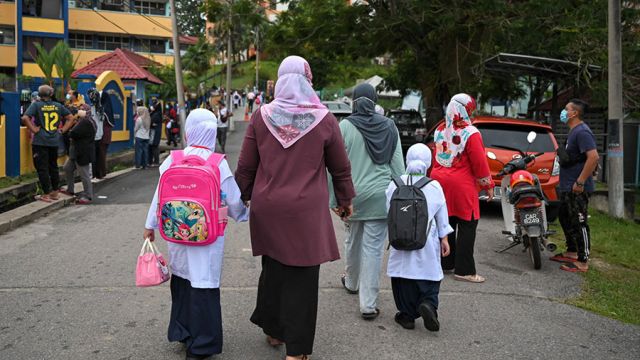 AFP__20220321__326L2VB__v1__MidRes__MalaysiaEducationSchool.jpg