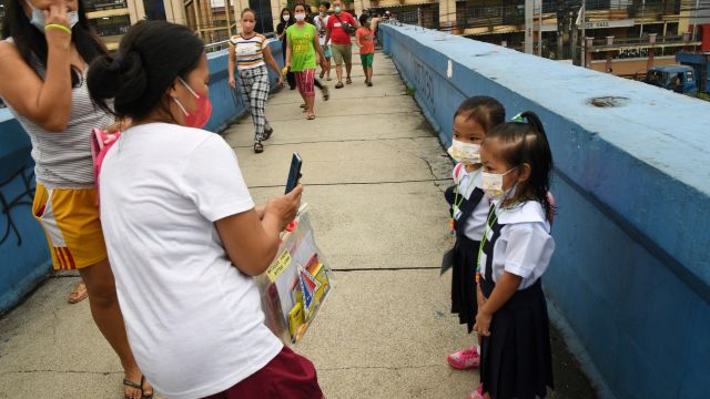 AFP__20220822__32GW733__v1__MidRes__PhilippinesSchoolHealthVirus.jpg