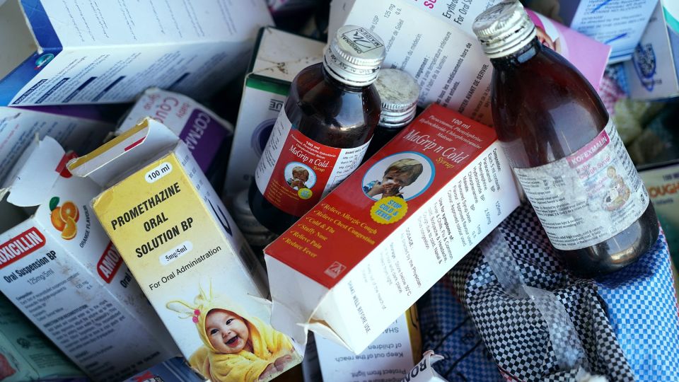 AFP__20221007__32KW4UV__v1__MidRes__GambiaIndiaIndustryHealthChildrenPharmaceutical.jpg