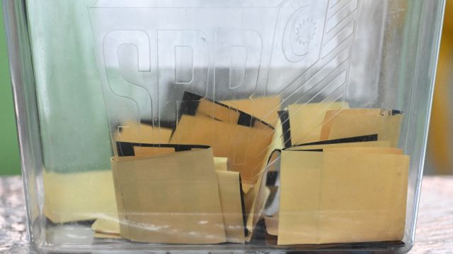 AFP__20221119__32NW8KK__v1__MidRes__MalaysiaElectionVote.jpg