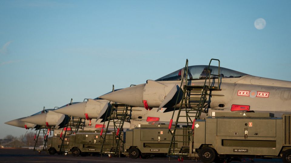 AFP__20221209__32ZW3UA__v1__MidRes__BritainItalyJapanDiplomacyDefence.jpg