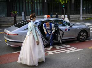 Seoul adds English to taxi receipts to curb overcharging of foreigners