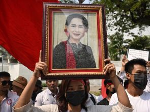 Detained Myanmar leader Suu Kyi overshadows military-run election