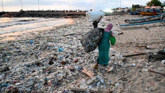 AFP__20240319__34LW7LH__v1__MidRes__IndonesiaEnvironmentPollution.jpg