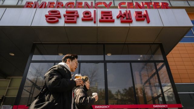 AFP__20240321__34LZ3GG__v1__MidRes__SkoreaHealthLabourStrike.jpg