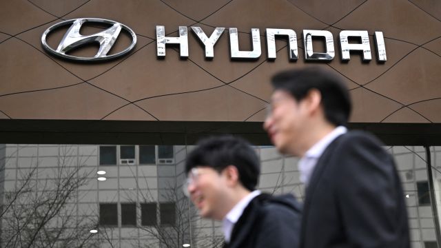 AFP__20240327__34MF8PF__v1__MidRes__SkoreaAutoInvestmentElectricHyundai.jpg