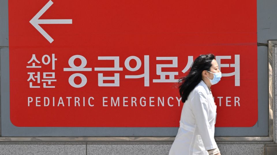 AFP__20240401__34N67TC__v1__MidRes__SkoreaLabourDoctorsStrike.jpg