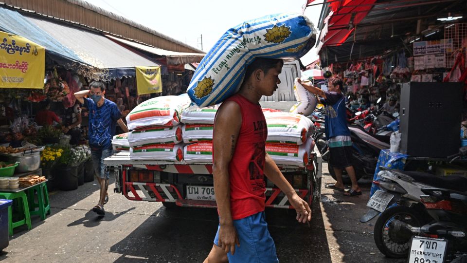 AFP__20240418__34PM9P7__v1__MidRes__ThailandEconomyLifestyle.jpg