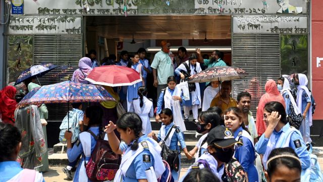 AFP__20240428__34QC6J9__v1__MidRes__BangladeshClimateWeatherHeatEducation.jpg