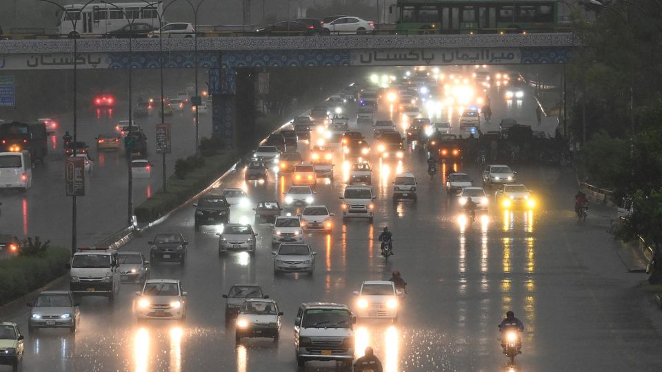 AFP__20240510__34RB6GX__v1__MidRes__PakistanWeatherRain.jpg