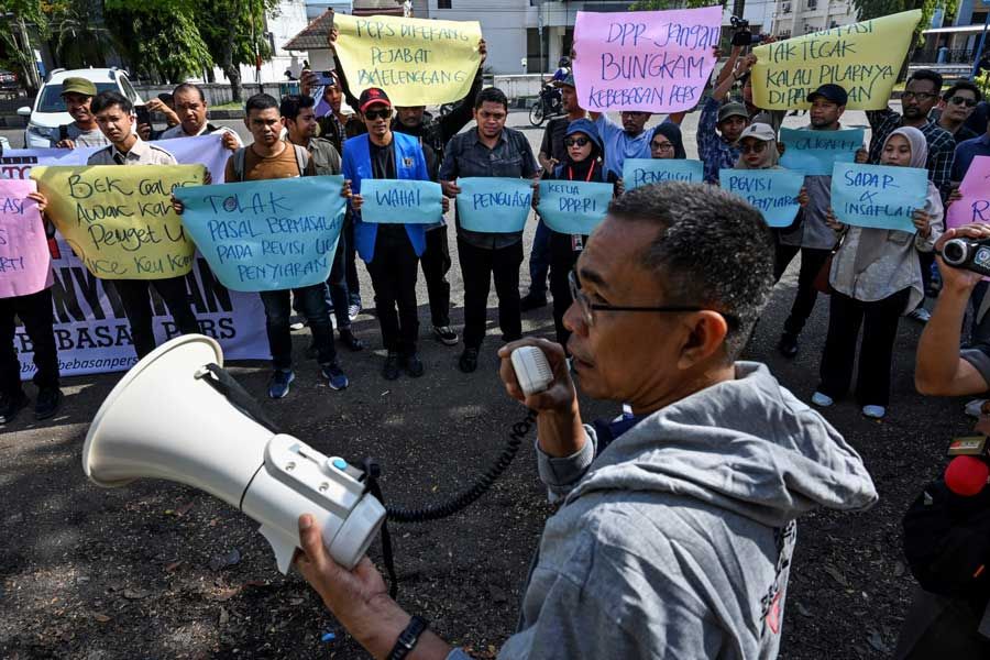 AFP__20240527__34U43YQ__v1__MidRes__IndonesiaRightsMediaProtest.jpg