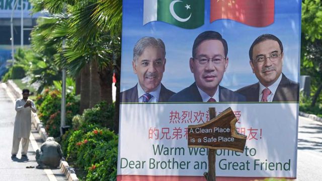AFP__20241013__36JY84B__v2__MidRes__PakistanDiplomacyUnrest.jpg