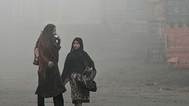 AFP__20241111__36M62XN__v1__MidRes__PakistanEnvironmentHealthPollution.jpg