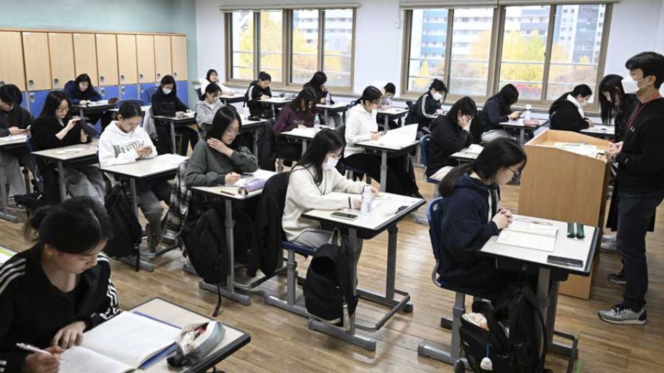 AFP__20241114__36ME78B__v2__MidRes__SkoreaEducationCollegeTest.jpg