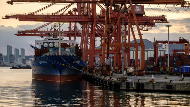 AFP__20241124__36N89Z4__v1__MidRes__SkoreaEconomyShipping.jpg