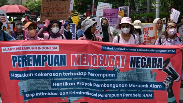 AFP__20241125__36N86K9__v1__MidRes__IndonesiaGenderWomenProtest.jpg