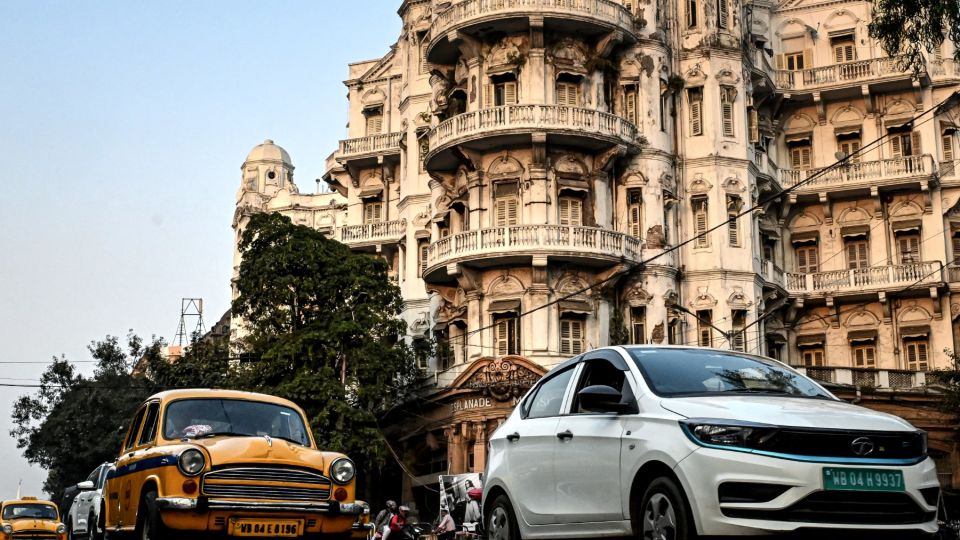 AFP__20250217__36WX7CJ__v1__MidRes__IndiaCultureAutomobile.jpg