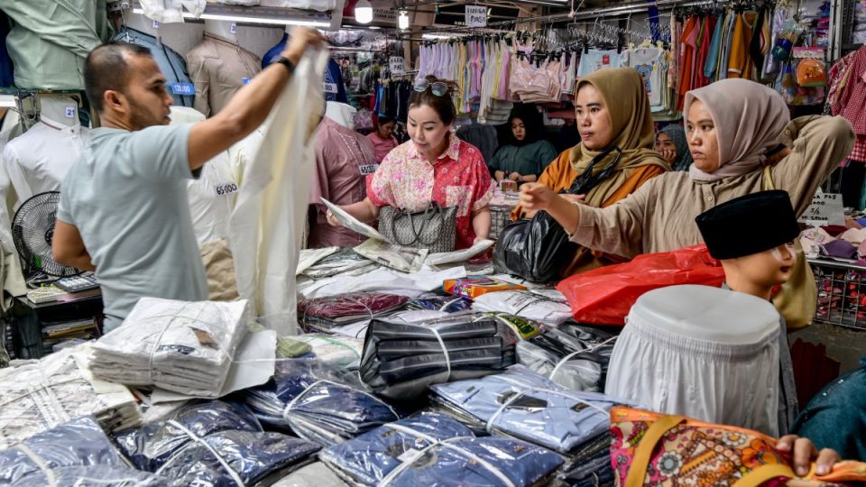 AFP__20250306__36ZB44R__v1__MidRes__IndonesiaEconomy.jpg