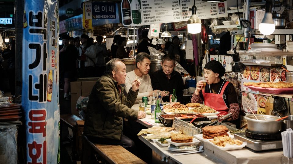 AFP__20250314__372E2BG__v1__MidRes__SkoreaLifestyleMarket.jpg